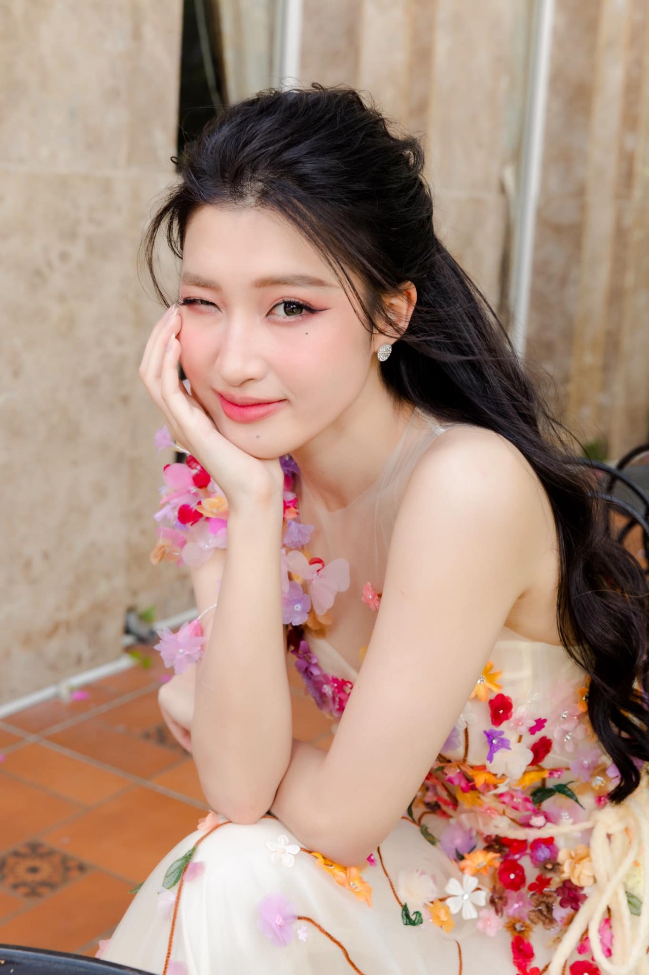 Á hậu Phương Nhi