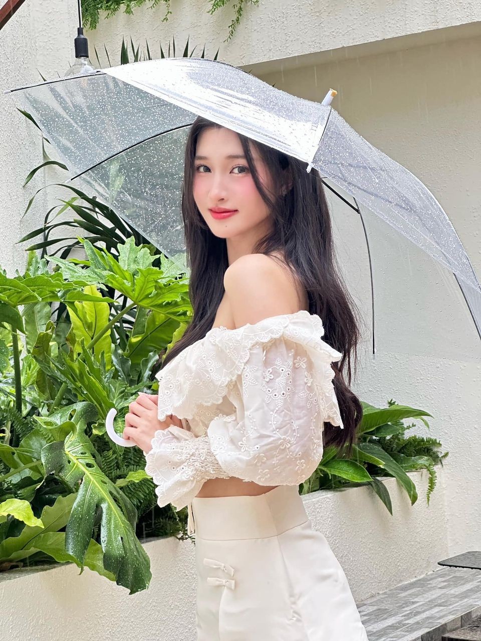 Á hậu Phương Nhi