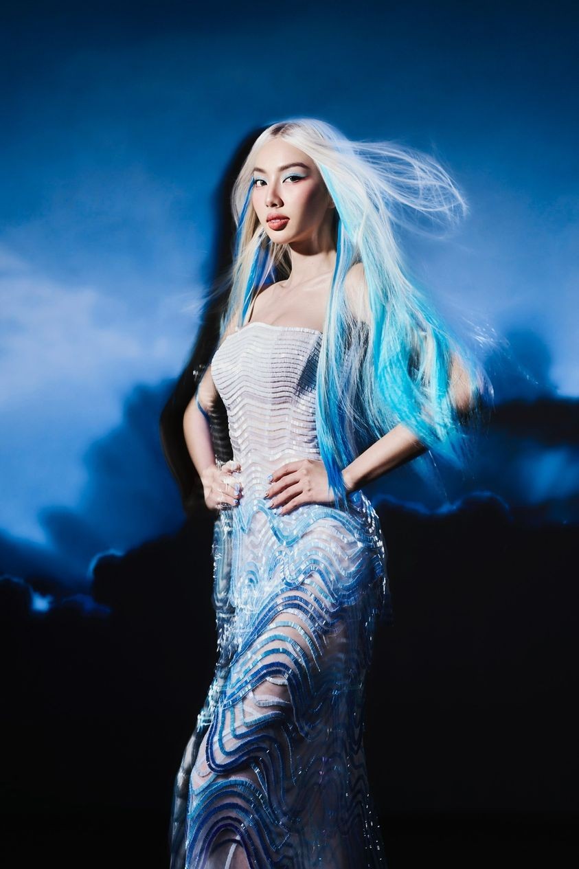 Hoa hậu Thùy Tiên