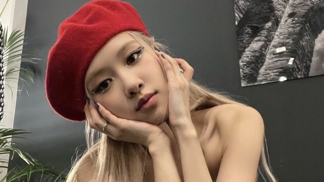 Sức hút đến từ Rosé (BlackPink) qua gu thời trang cực chất