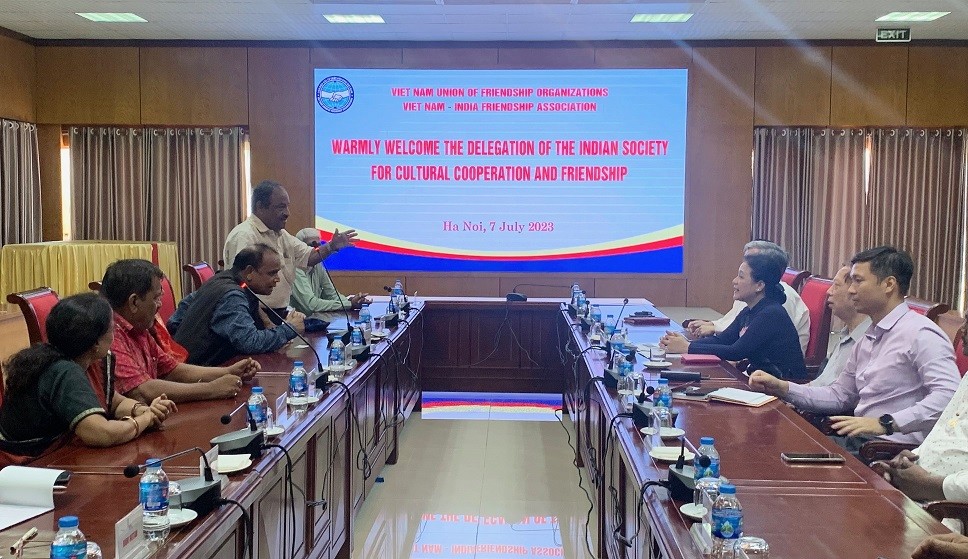 Vun đắp tình hữu nghị tốt đẹp giữa nhân dân Việt Nam và Ấn Độ Vun đắp tình hữu nghị tốt đẹp giữa nhân dân Việt Nam và Ấn Độ