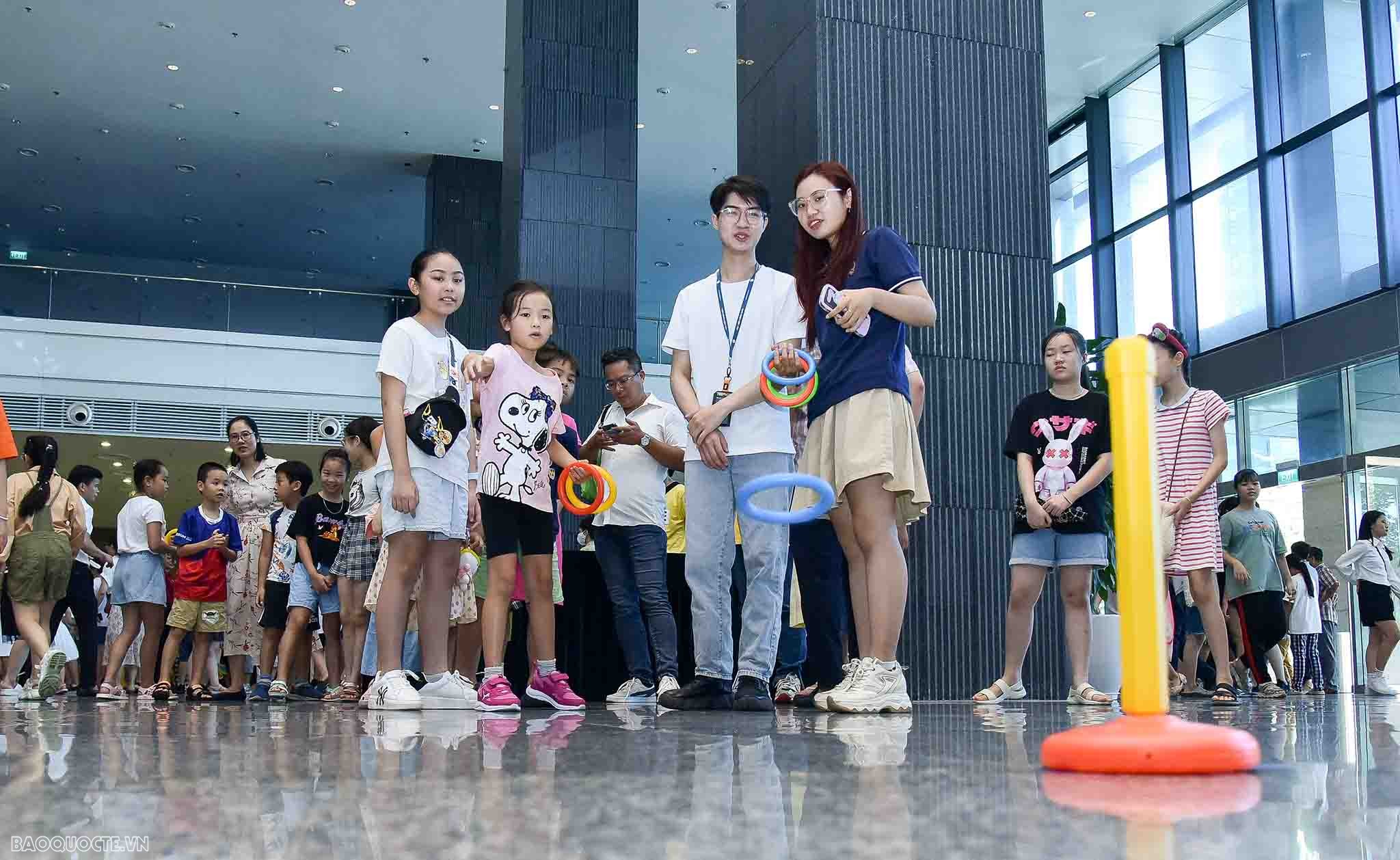 Con yêu ngành Ngoại giao lần 4 trở lại