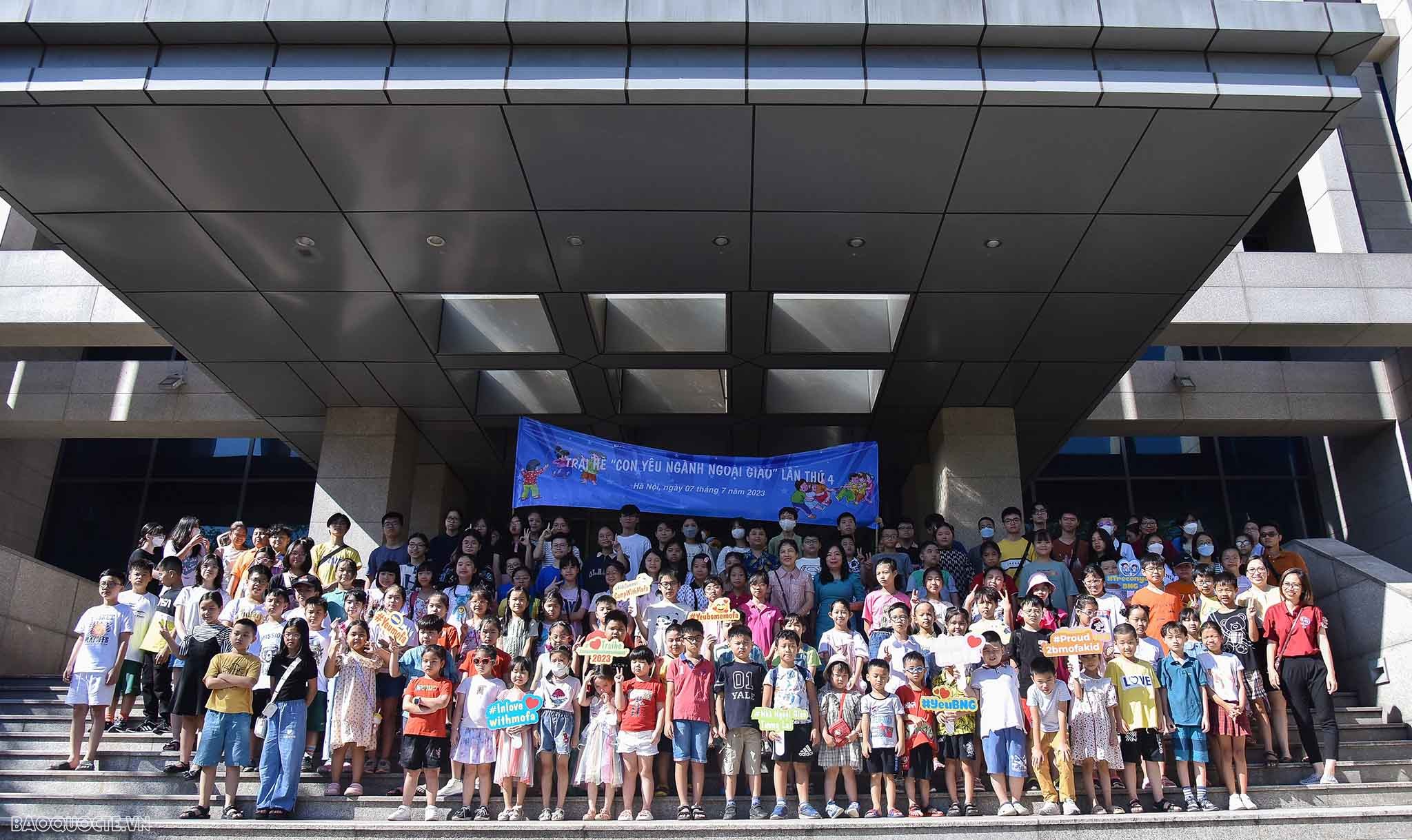 Con yêu ngành Ngoại giao lần 4 trở lại Con yêu ngành Ngoại giao lần 4 trở lại