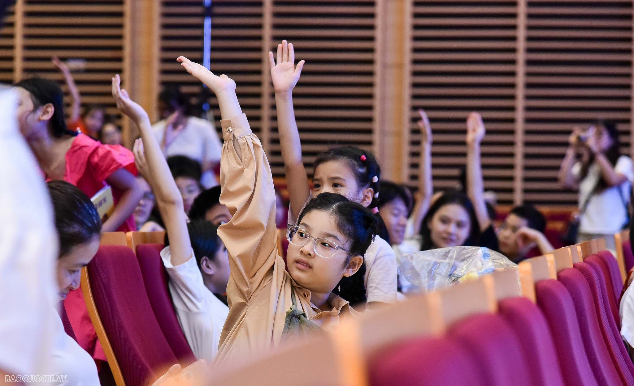 Con yêu ngành Ngoại giao lần 4 trở lại Con yêu ngành Ngoại giao lần 4 trở lại