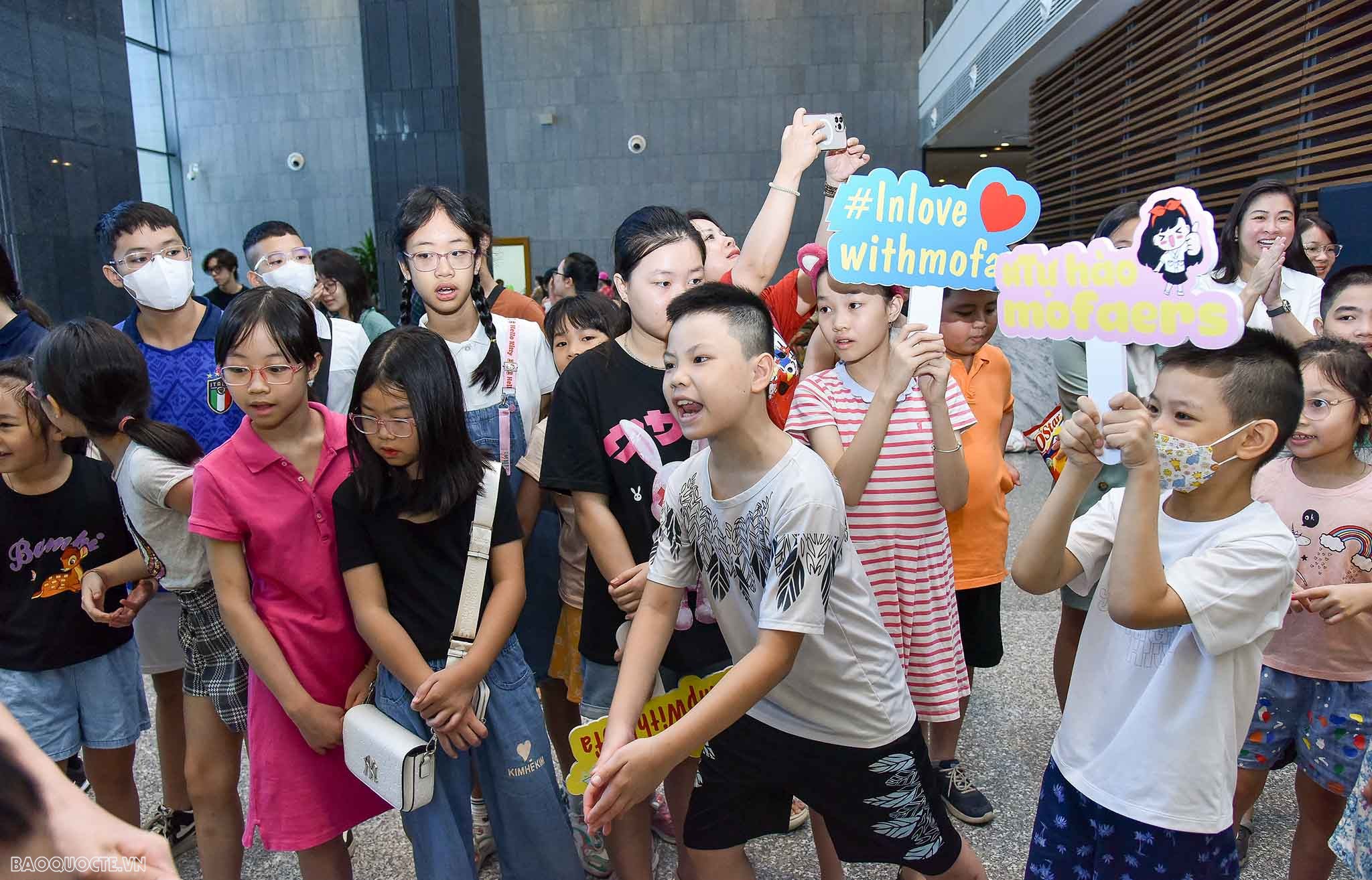 Con yêu ngành Ngoại giao lần 4 trở lại Con yêu ngành Ngoại giao lần 4 trở lại