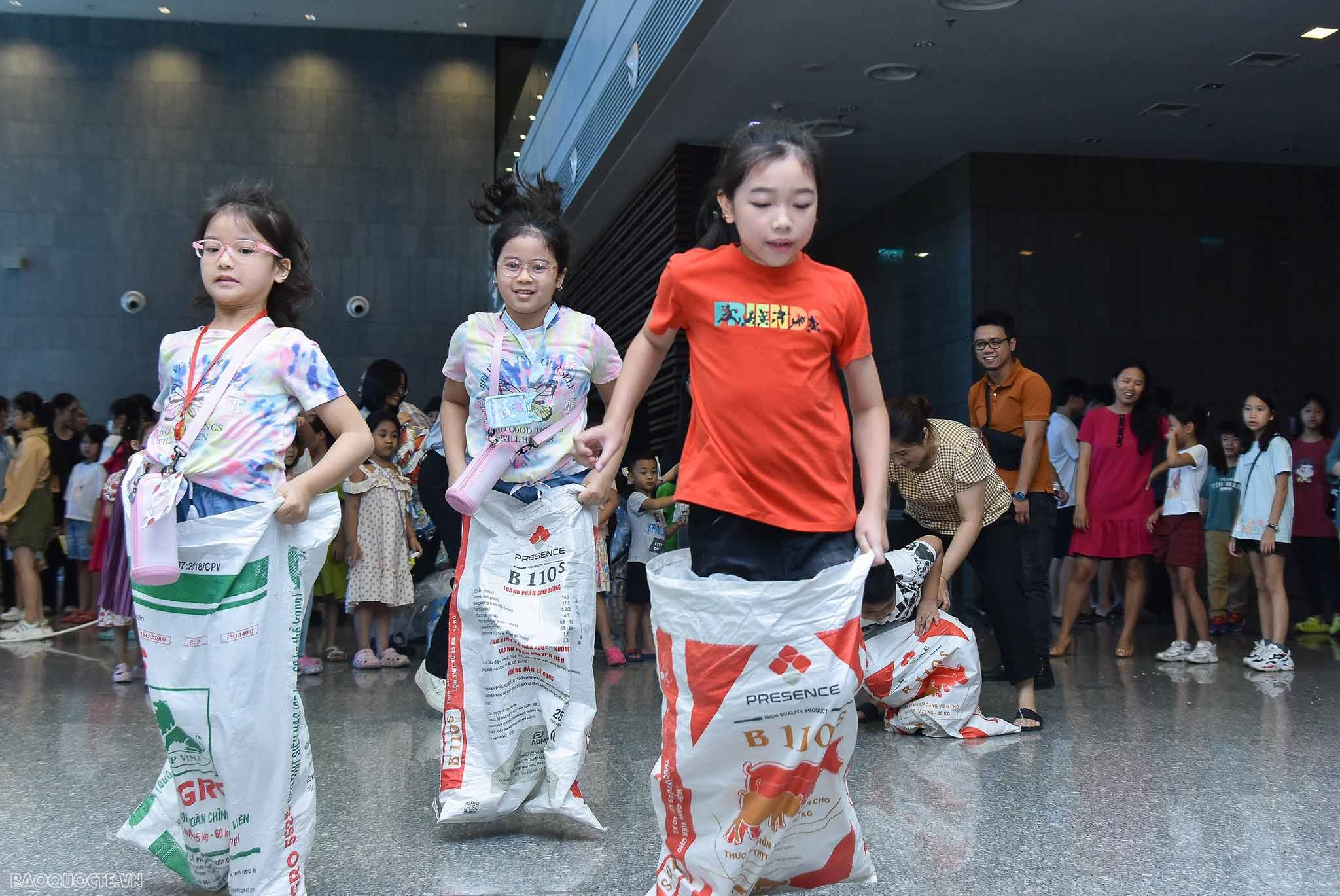 Con yêu ngành Ngoại giao lần 4 trở lại Con yêu ngành Ngoại giao lần 4 trở lại