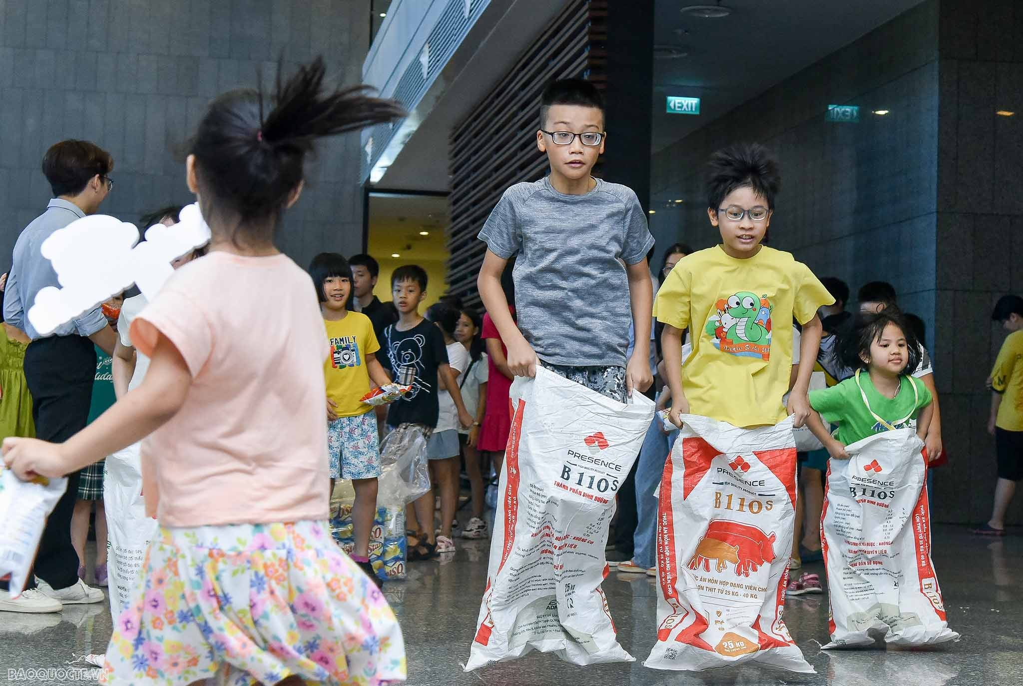 Con yêu ngành Ngoại giao lần 4 trở lại