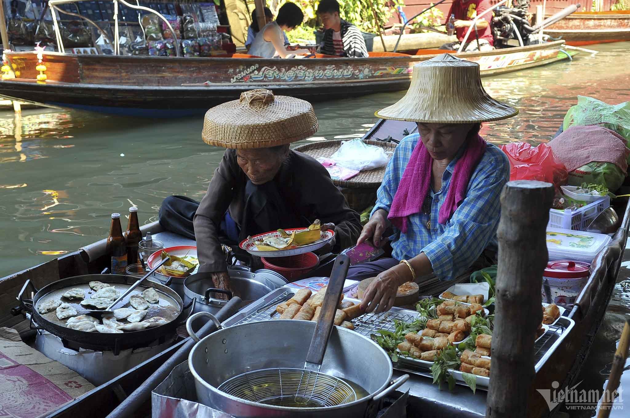 Khám phá chợ nổi lâu đời nhất Thái Lan