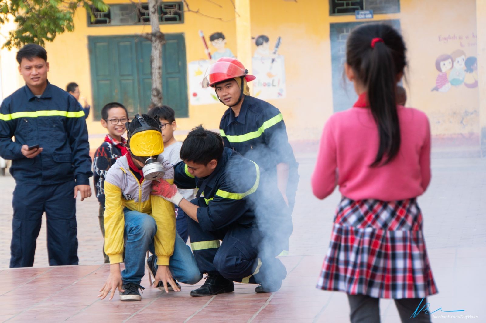 Diễn tập thoát nạn khi xảy ra cháy. Diễn tập thoát nạn khi xảy ra cháy.