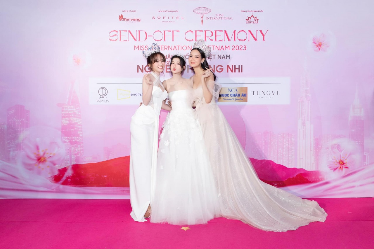 Khi Top 3 Mai Phương - Bảo Ngọc - Phương Nhi đọ sắc