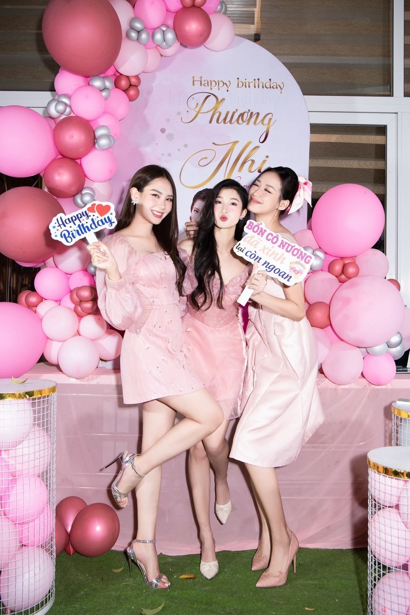 Khi Top 3 Mai Phương - Bảo Ngọc - Phương Nhi đọ sắc