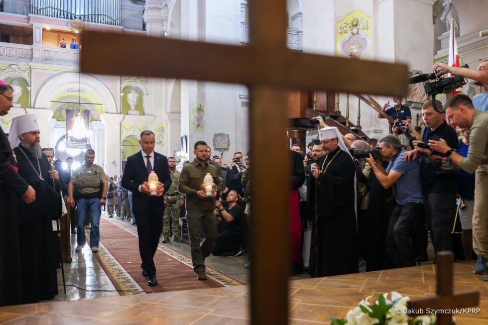 Tổng thống Ba Lan bất ngờ hiện diện ở Ukraine, tăng viện trợ cho Kiev