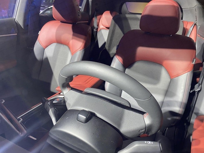 Cận cảnh VinFast VF7 lần đầu xuất hiện tại Việt Nam Cận cảnh VinFast VF7 lần đầu xuất hiện tại Việt Nam