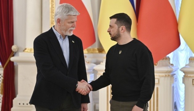 Ảnh ấn tượng (3-9/7): Bất ngờ về nơi trùm Wagner đang lưu trú, pháo tự hành hiếm nhất của Ukraine khai hỏa, ông Biden ‘ngầu’ với kính râm