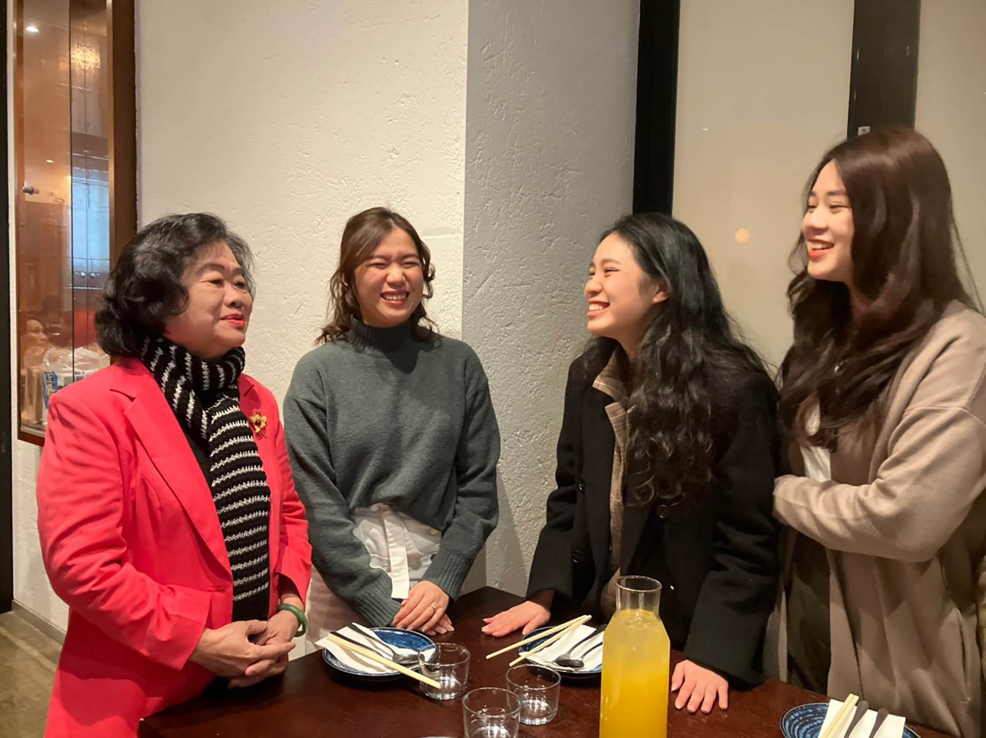 Nguyên Phó Chủ tịch nước Trương Mỹ Hoa thăm hỏi Hội sinh viên Việt Nam tại Melbourne.