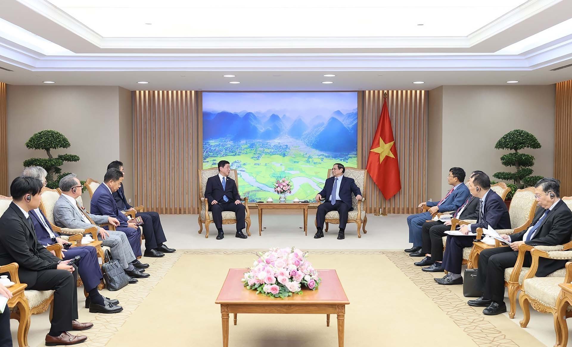 Thủ tướng Phạm Minh Chính tiếp ông Shiota Koichi, Thống đốc tỉnh Kagoshima, Nhật Bản Ảnh: (Nguồn: TTXVN) Thủ tướng Phạm Minh Chính tiếp ông Shiota Koichi, Thống đốc tỉnh Kagoshima, Nhật Bản Ảnh: (Nguồn: TTXVN)