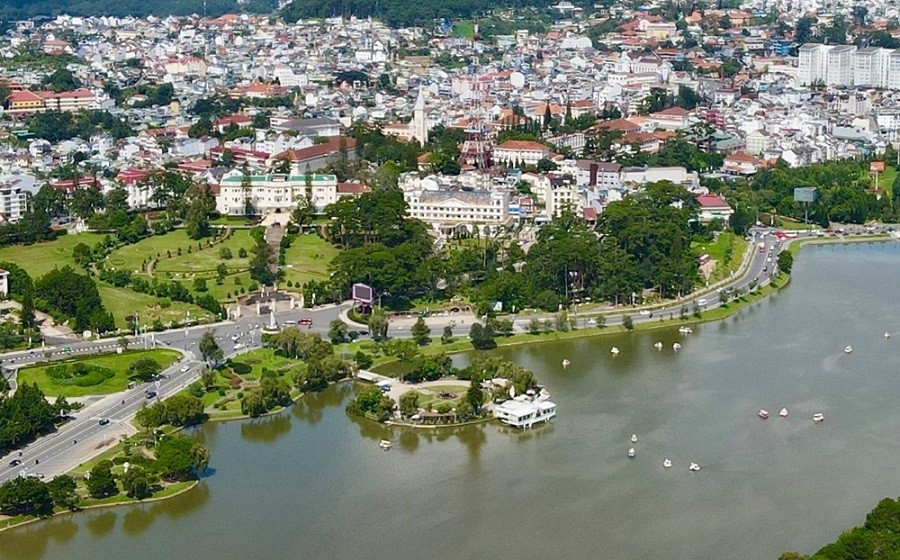 Bất động sản mới nhất: Thị trường sắp ‘nhẹ nhàng’ tăng; xuất hiện phân khúc đi tắt đón đầu, Đà Lạt đấu giá cho thuê ‘đất vàng’