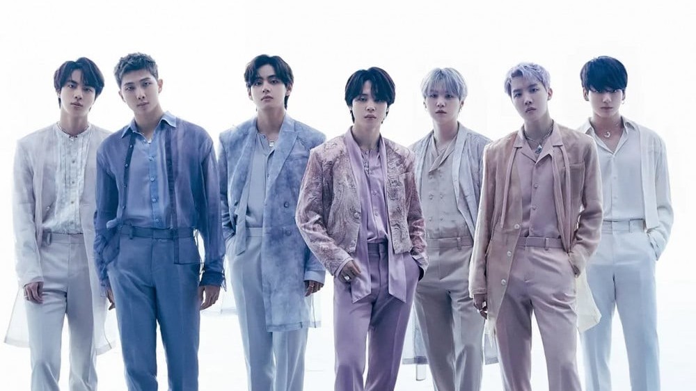 BTS trải lòng về những cú sốc khi mới bắt đầu sự nghiệp trong cuốn sách kỷ niệm 10 năm thành lập