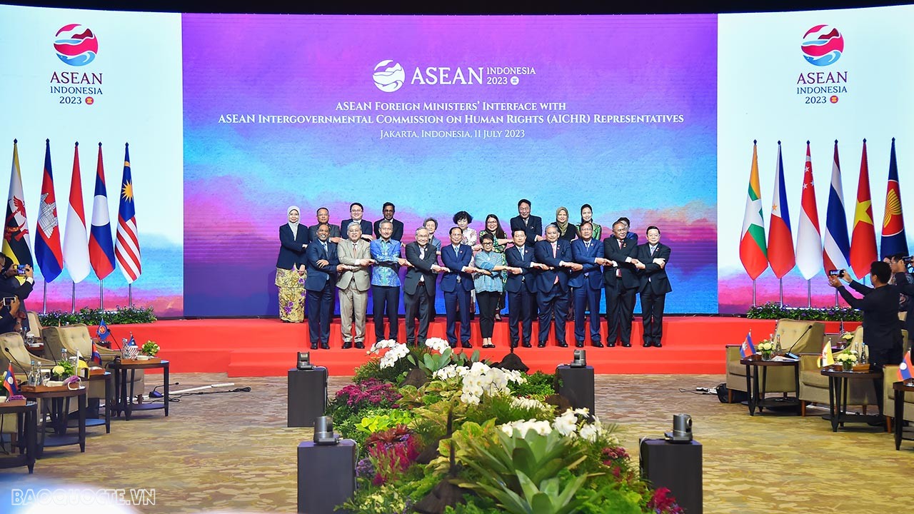 ASEAN với vấn đề an ninh con người ASEAN với vấn đề an ninh con người