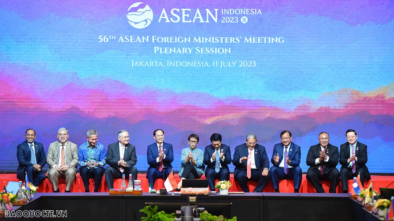 ASEAN: Tâm điểm hòa bình, hợp tác và phát triển ASEAN: Tâm điểm hòa bình, hợp tác và phát triển