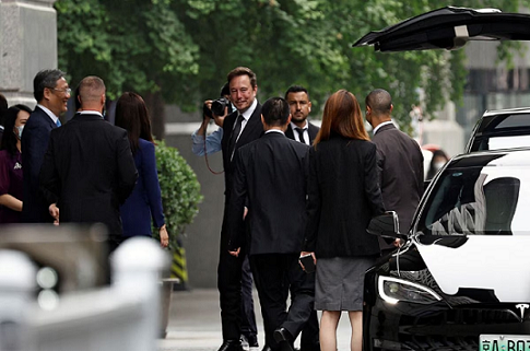 Giám đốc điều hành Tesla Elon Musk tại Bắc Kinh ngày 31/5/2023. Nguồn: Nikkei Asia Giám đốc điều hành Tesla Elon Musk tại Bắc Kinh ngày 31/5/2023. Nguồn: Nikkei Asia