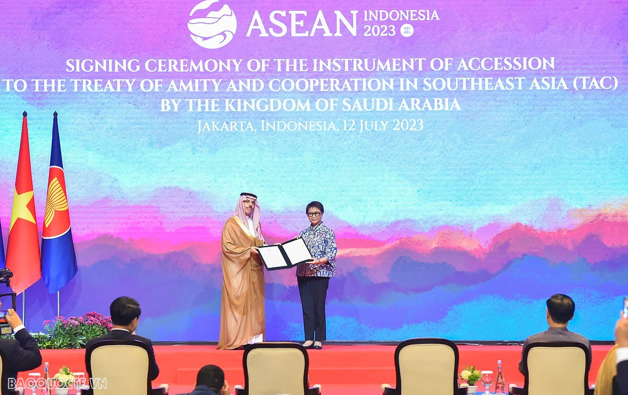 Bộ trưởng Ngoại giao Bùi Thanh Sơn dự phiên họp hẹp, tiếp xúc song phương trong ngày làm việc thứ hai AMM-56 Bộ trưởng Ngoại giao Bùi Thanh Sơn dự phiên họp hẹp, tiếp xúc song phương trong ngày làm việc thứ hai AMM-56