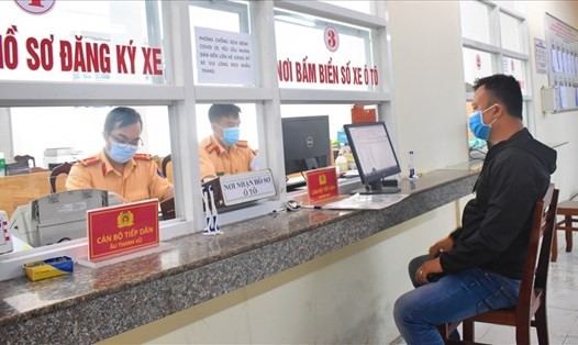 Từ ngày 15/8, người dân được đăng ký xe tại nơi tạm trú từ ngày 15/8/2023 Từ ngày 15/8, người dân được đăng ký xe tại nơi tạm trú từ ngày 15/8/2023