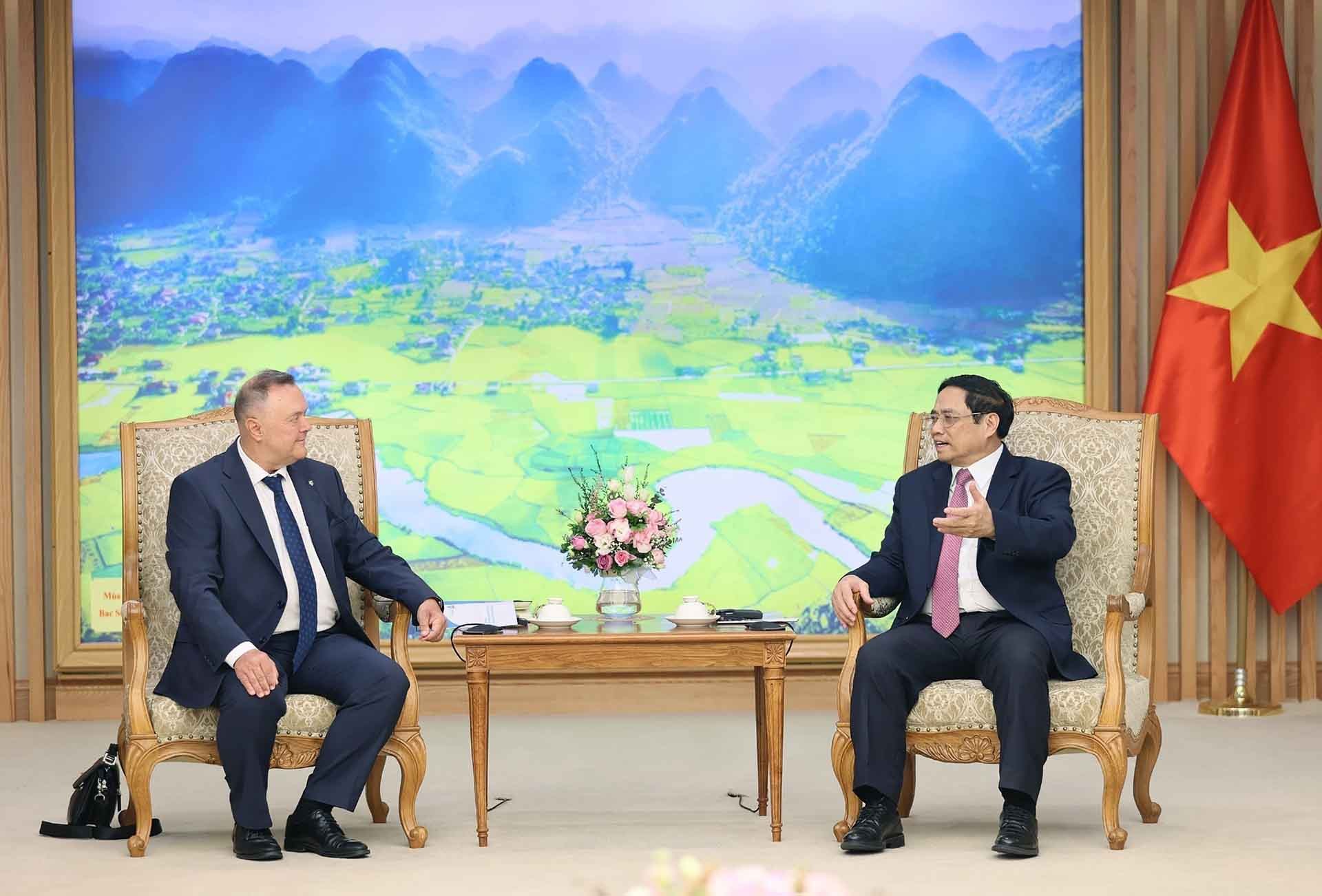 Thủ tướng Phạm Minh Chính tiếp ông Ivan Petrov, Chủ tịch Liên đoàn các Hiệp hội giao nhận vận tải quốc tế (FIATA). (Nguồn: TTXVN) Thủ tướng Phạm Minh Chính tiếp ông Ivan Petrov, Chủ tịch Liên đoàn các Hiệp hội giao nhận vận tải quốc tế (FIATA). (Nguồn: TTXVN)