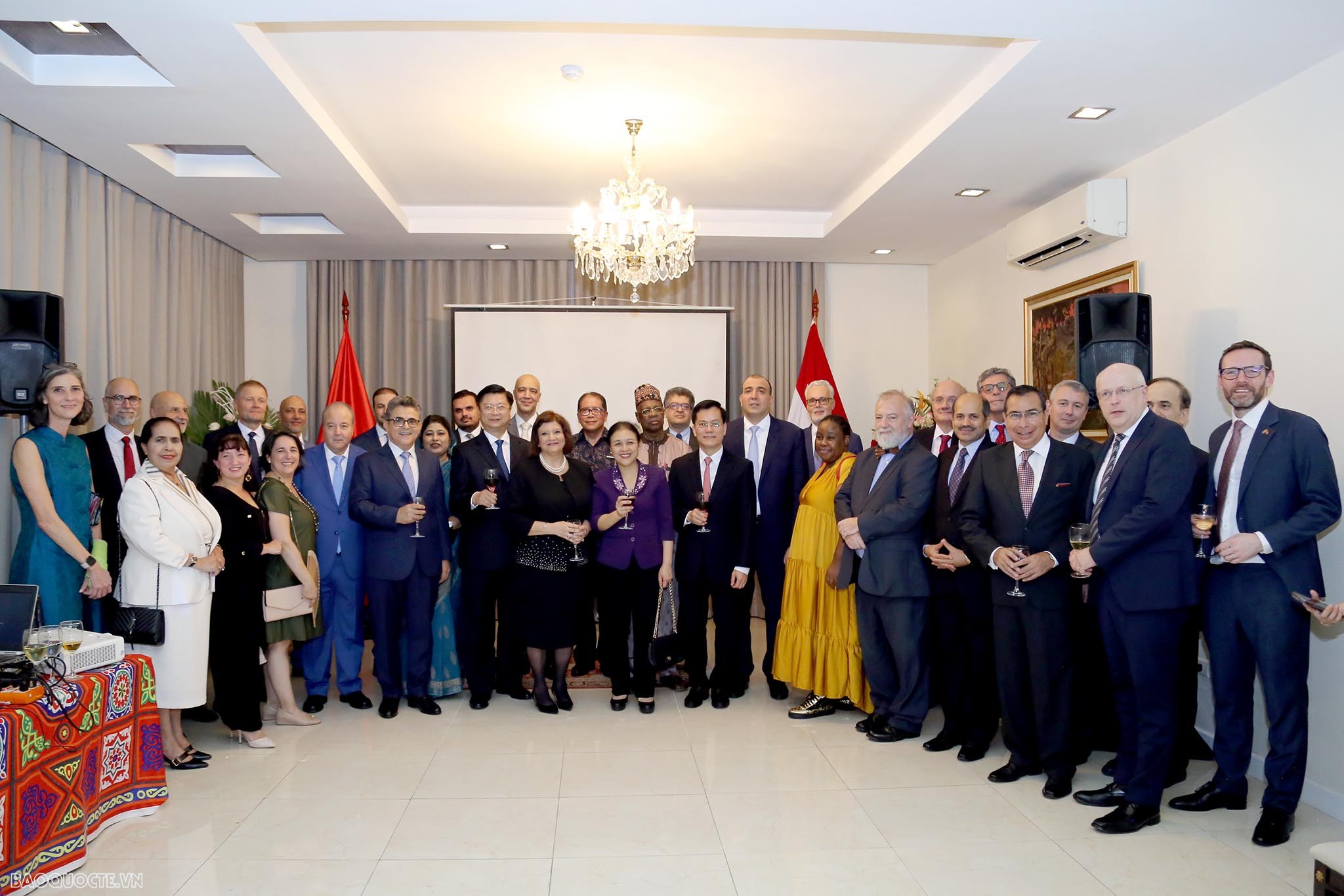 Việt Nam - Ai Cập được xây dựng trên nền móng vững chắc Ai Cập - Việt Nam: Tiếp tục hợp tác vì sự phát triển, vì sự thịnh vượng của người dân