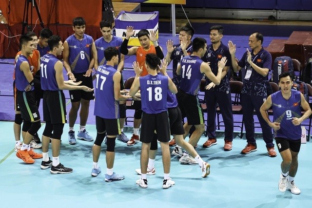 Bóng chuyền nam Việt Nam giành vé vào bán kết AVC Challenge Cup 2023
