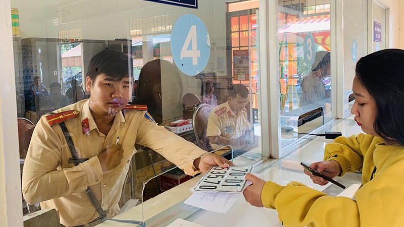 Hướng dẫn thủ tục đăng ký sang tên xe từ ngày 15/8