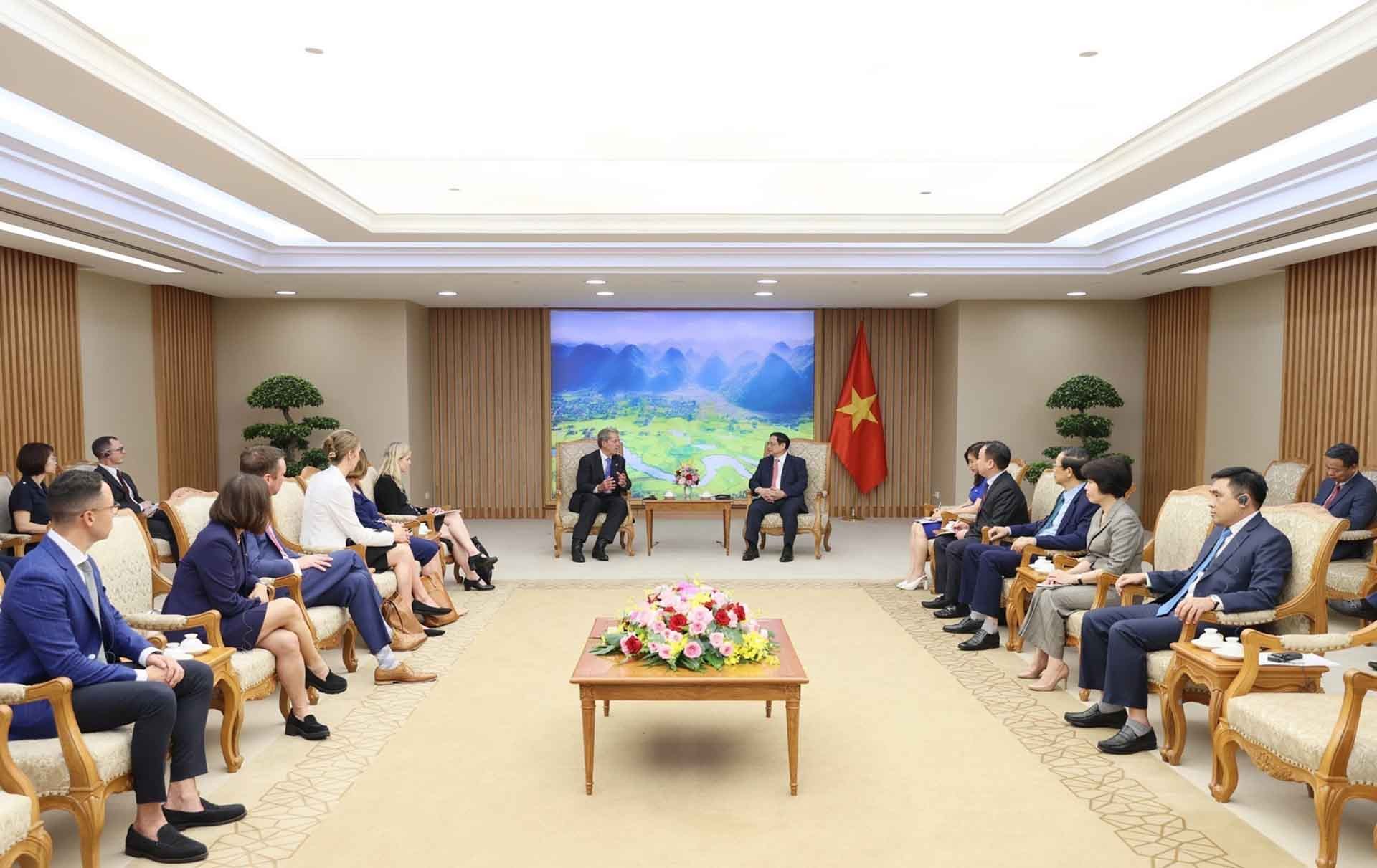 Thủ tướng Phạm Minh Chính tiếp Thống đốc bang Nebraska (Hoa Kỳ) Jim Pillen. (Nguồn: TTXVN) Thủ tướng Phạm Minh Chính tiếp Thống đốc bang Nebraska (Hoa Kỳ) Jim Pillen. (Nguồn: TTXVN)