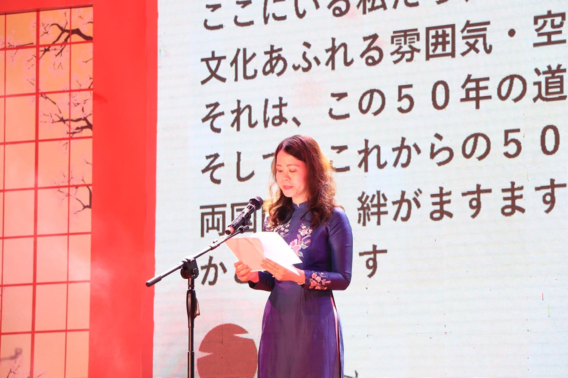 Trợ lý Bộ trưởng Ngoại giao Nguyễn Minh Hằng phát biểu tại Lễ khai mạc. Trợ lý Bộ trưởng Ngoại giao Nguyễn Minh Hằng phát biểu tại Lễ khai mạc.