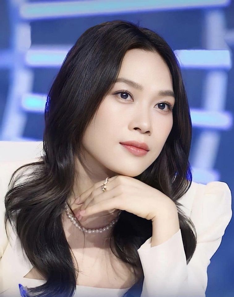 Ngắm nhan sắc trẻ trung của ca sĩ Mỹ Tâm Ngắm nhan sắc trẻ trung của ca sĩ Mỹ Tâm