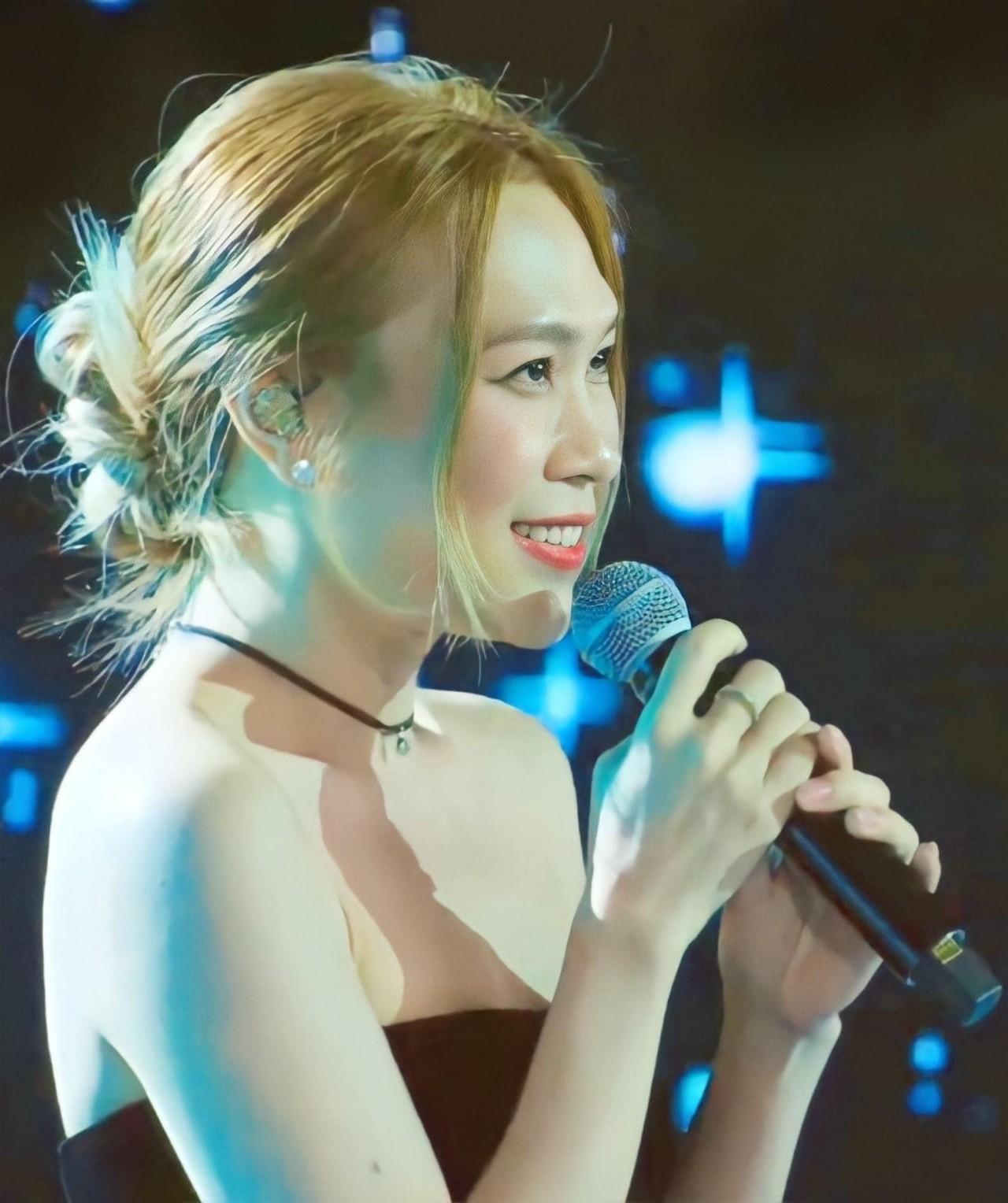 Ngắm nhan sắc trẻ trung của ca sĩ Mỹ Tâm