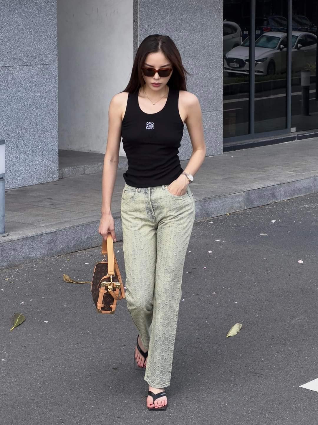 Sao Việt: Hồng Diễm diện đồ sang chảnh