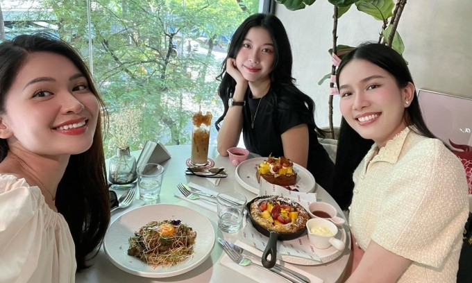 Sao Việt: Hồng Diễm diện đồ sang chảnh