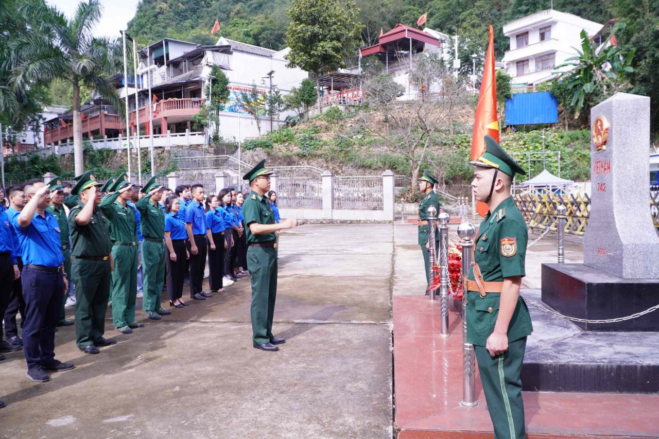 Chuyến đi “Về nguồn-Mùa hè xanh 2023” với chủ đề “Dấu chân Ngoại giao”. Chuyến đi “Về nguồn-Mùa hè xanh 2023” với chủ đề “Dấu chân Ngoại giao”.