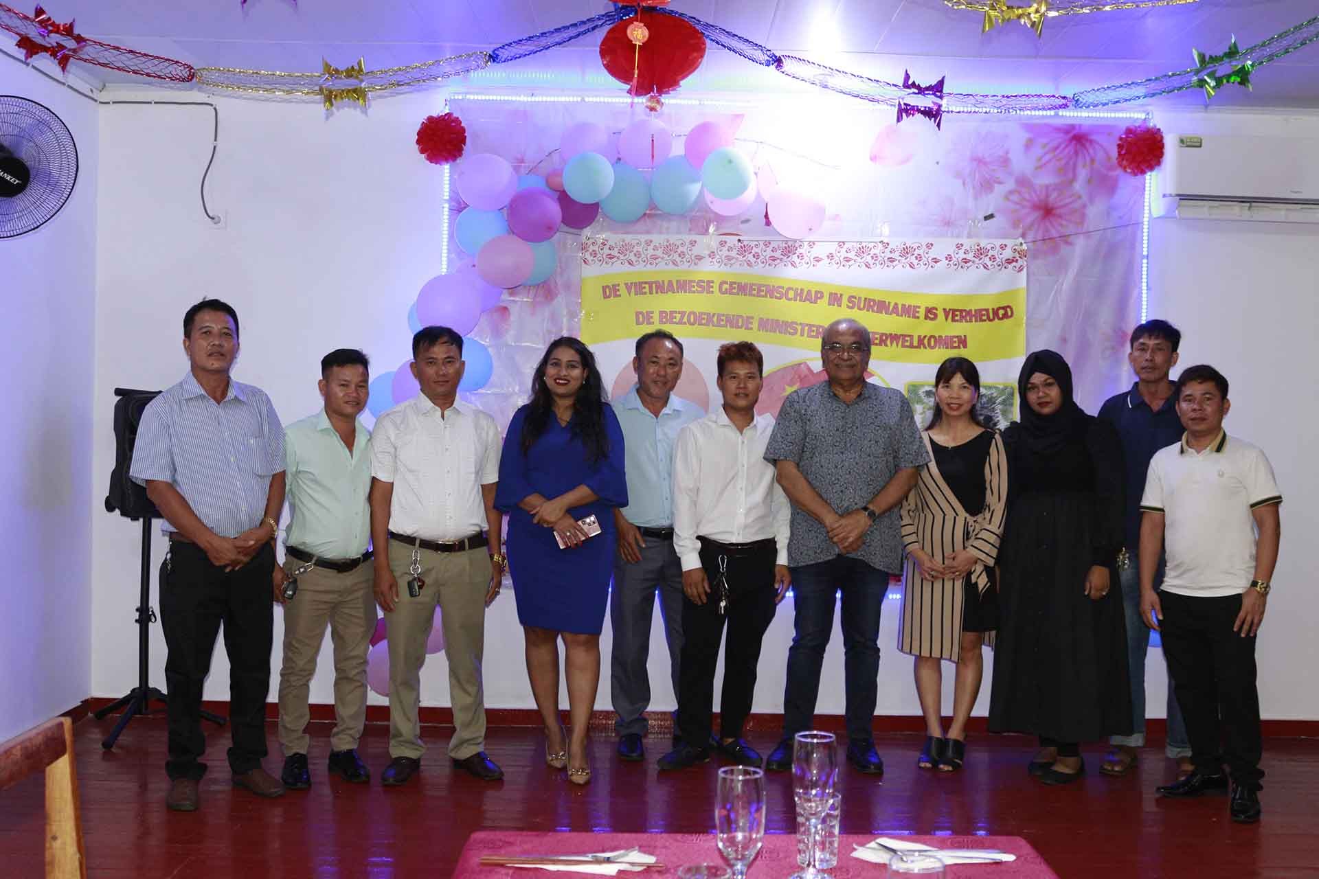 Kết nối giúp cộng đồng người Việt Nam tại Suriname đối thoại trực tiếp với Bộ trưởng Permanand Sewdien và các quan chức cấp cao của Chính phủ Suriname Kết nối giúp cộng đồng người Việt Nam tại Suriname đối thoại trực tiếp với Bộ trưởng Permanand Sewdien và các quan chức cấp cao của Chính phủ Suriname