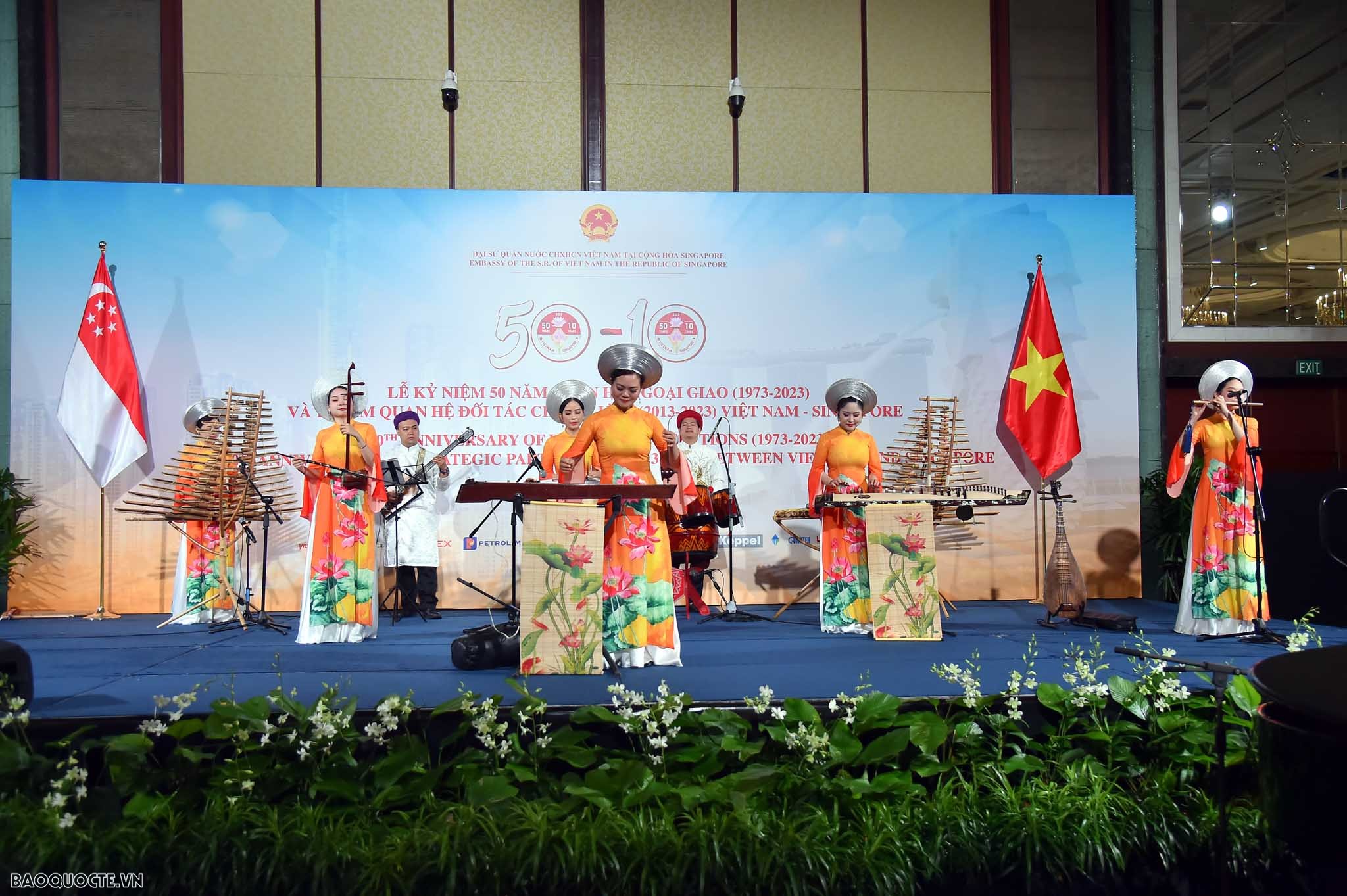 Bộ trưởng Bùi Thanh Sơn tham dự Lễ kỷ niệm trọng thể 50 năm Ngày thiết lập quan hệ ngoại giao và 10 năm Đối tác chiến lược Việt Nam-Singapore