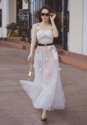 Lý Nhã Kỳ trẻ trung, gợi cảm đón tuổi mới