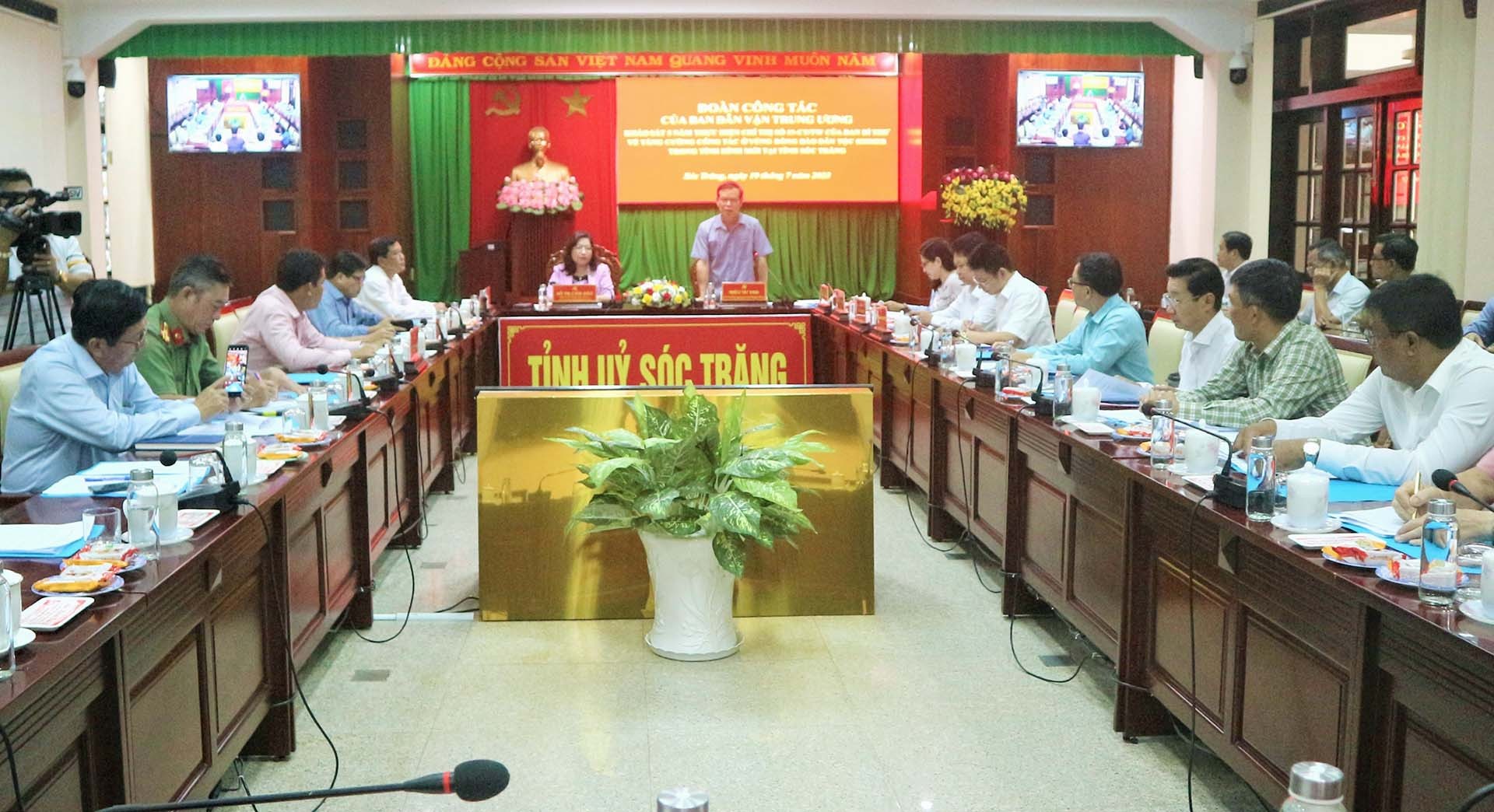 Quang cảnh buổi làm việc tại Sóc Trăng.