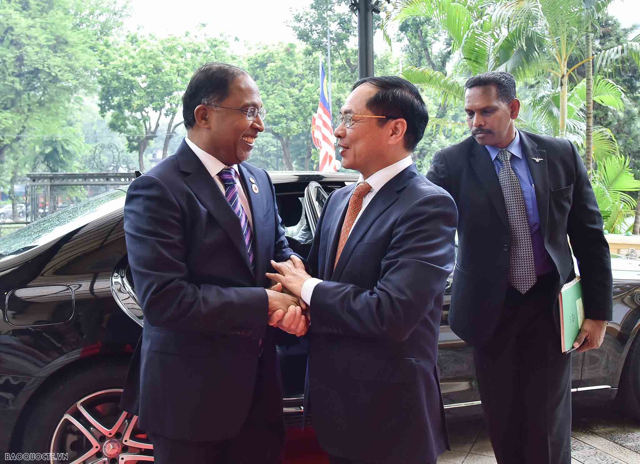 Bộ trưởng Ngoại giao Bùi Thanh Sơn đón chính thức Bộ trưởng Ngoại giao Malaysia