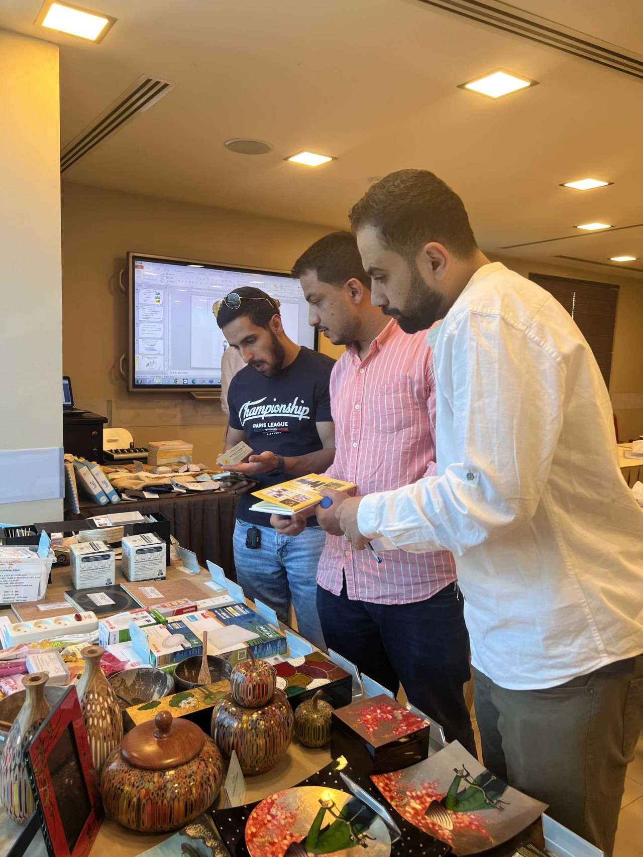 Đại sứ Việt Nam tại Saudi Arabia Đặng Xuân Dũng công tác tại Jordan