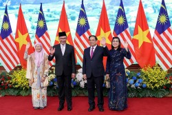 Thủ tướng Phạm Minh Chính và Phu nhân chủ trì lễ đón chính thức Thủ tướng Malaysia và Phu nhân