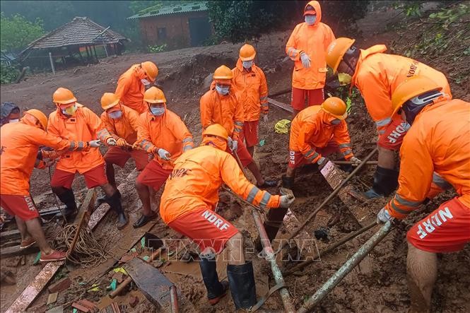 Số người thiệt mạng tăng mạnh trong vụ sạt lở đất ở Ấn Độ, hàng chục người mất tích Số người thiệt mạng tăng mạnh trong vụ sạt lở đất ở Ấn Độ, hàng chục người mất tích