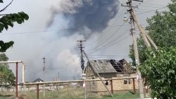 UAV của Ukraine làm nổ kho đạn tại Crimea, Moscow cáo buộc Kiev sử dụng đạn chùm ở làng biên giới