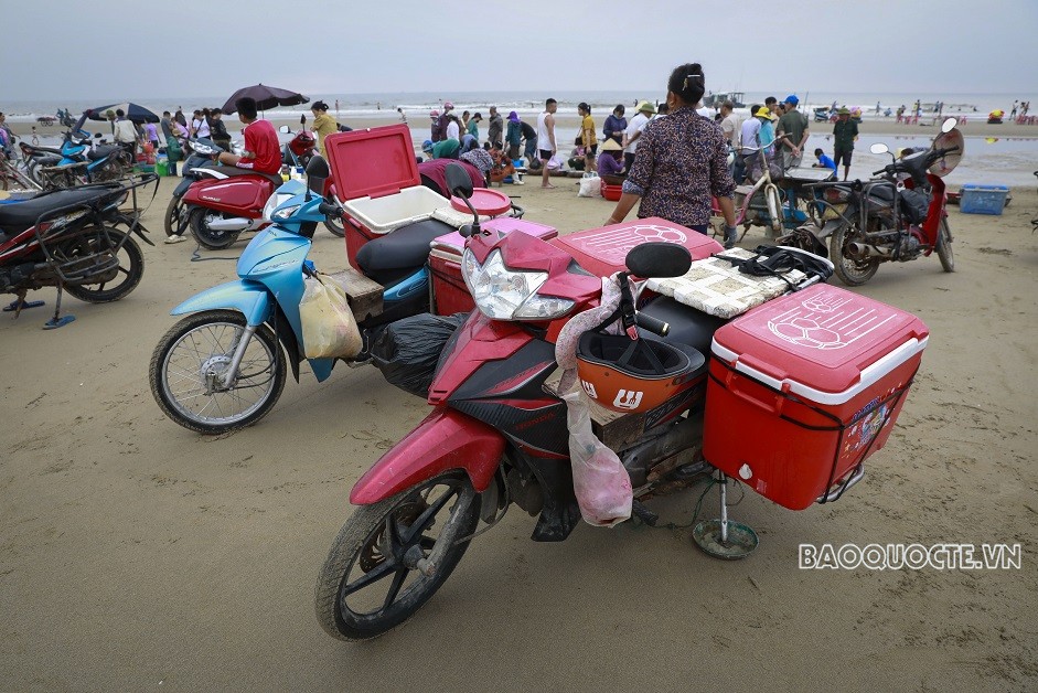 Chợ hải sản buổi bình minh