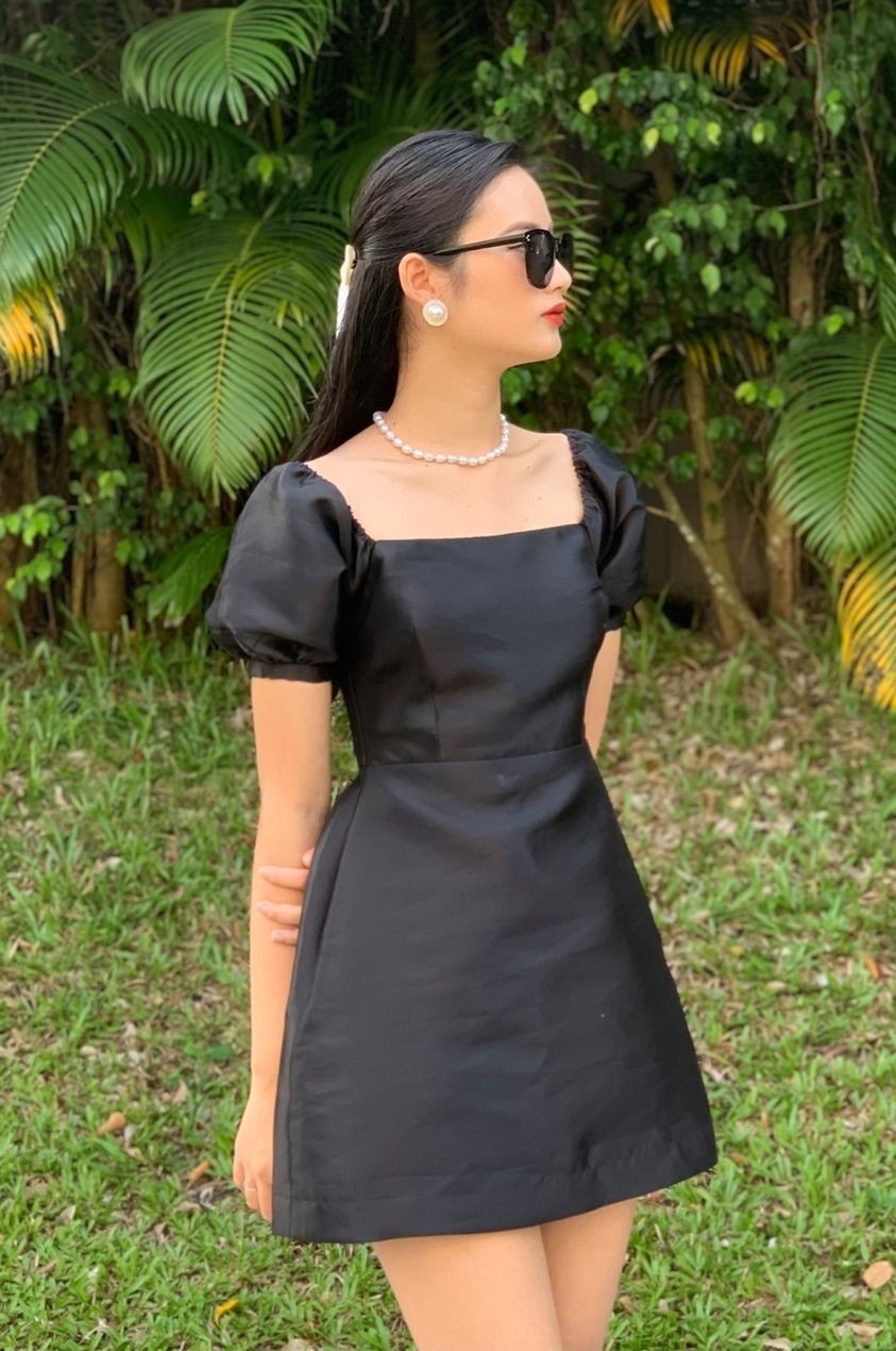 Nhan sắc đời thường của Hoa hậu Huỳnh Trần Ý Nhi