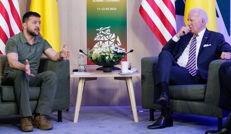 Chuyên gia Lầu Năm Góc: Mỹ đã quá mệt mỏi với những yêu sách từ Ukraine, gọi Tổng thống Zelensky là 'đứa trẻ nóng nảy'